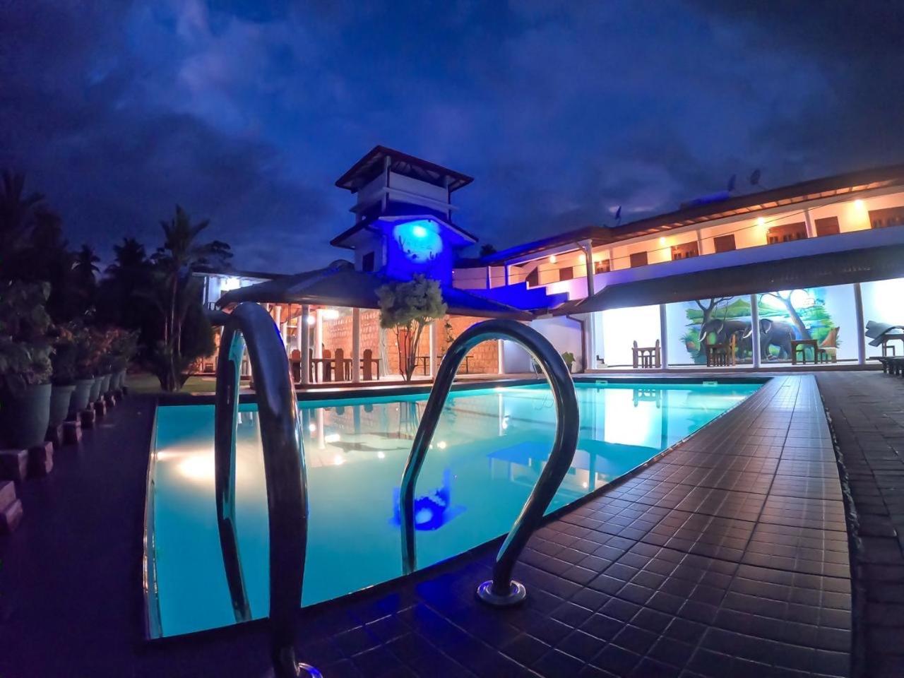 Villa 4U Bentota Extérieur photo